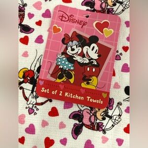 Nwt Disney Mickey and Minnie Heart Kitchen Towels